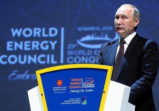 Poutine annonce le ralliement de Moscou aux mesures de l’OPEP, le baril au plus haut depuis un an