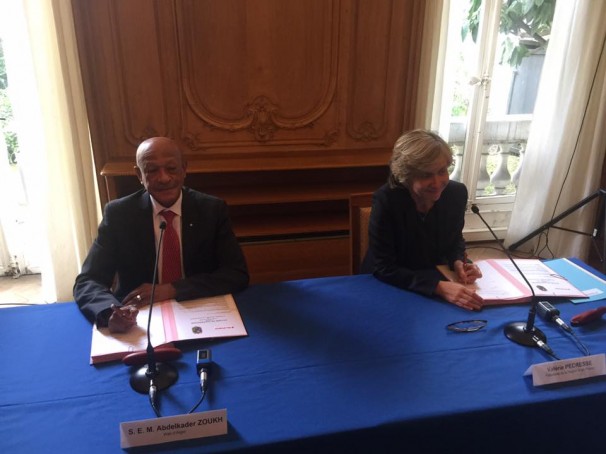 Signature d’un protocole d’accord entre M.Zoukh, Wali d’Alger et Mme Valérie Pecresse ,Présidente de la région Ile-de-France