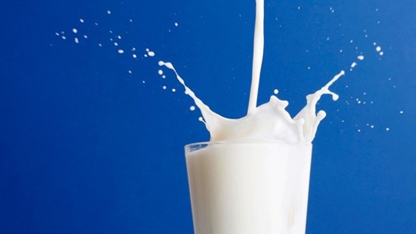 Pourquoi le lait est-il blanc ?