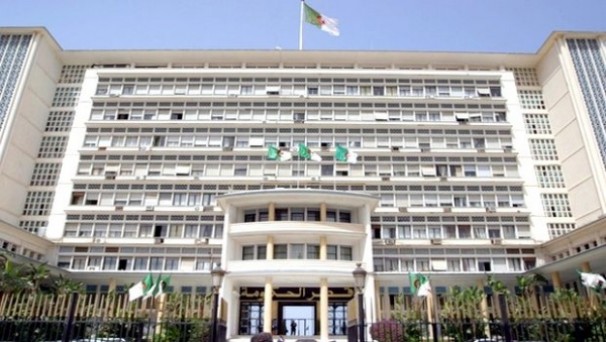 APN: Adoption du projet de loi relatif aux hautes responsabilités de l’Etat exigeant la nationalité algérienne exclusive