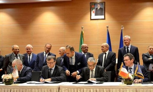 Algérie-France: signature de plusieurs accords de partenariat économique