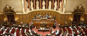 Droit des étrangers: le Parlement adopte définitivement le projet de loi